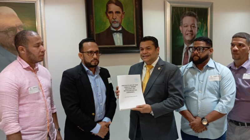 Tobías Crespo someterá proyecto para unificar gremios de motocicletas: busca mejorar sus condiciones de vida