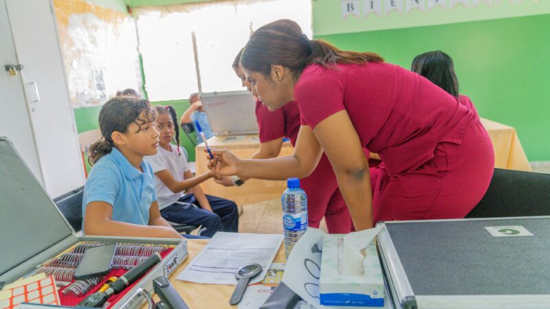 INABIE destaca ha beneficiado a más 46,193 estudiantes con atenciones de salud visual durante este Gobierno, con motivo del Día Mundial de la Visión