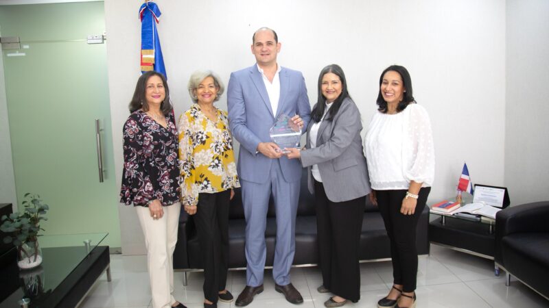 Pacientes de Alto Costo reconocen la labor de Adolfo Pérez al frente de Promese/Cal