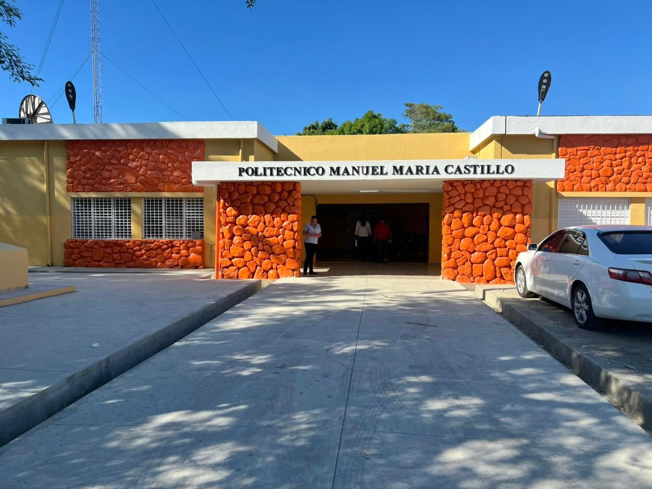 Infraestructura Escolar entrega remozado Politécnico Manuel María Castillo en San Francisco de Macorís