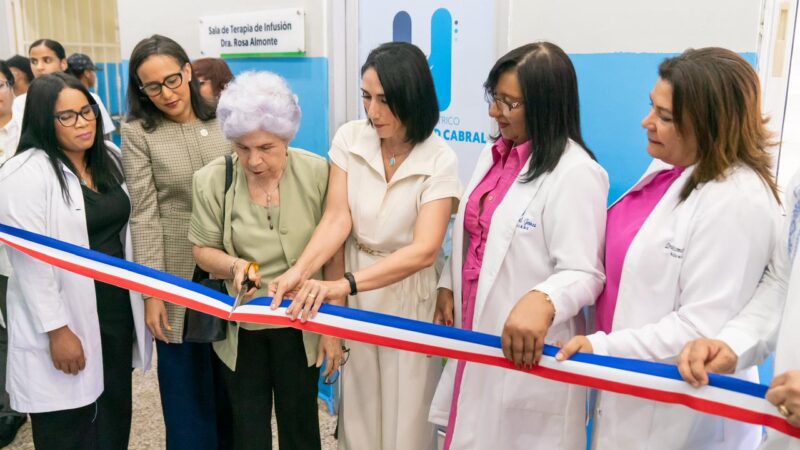 Primera Dama entrega nueva Sala de Infusión Ambulatoria en el Hospital Robert Reid Cabral