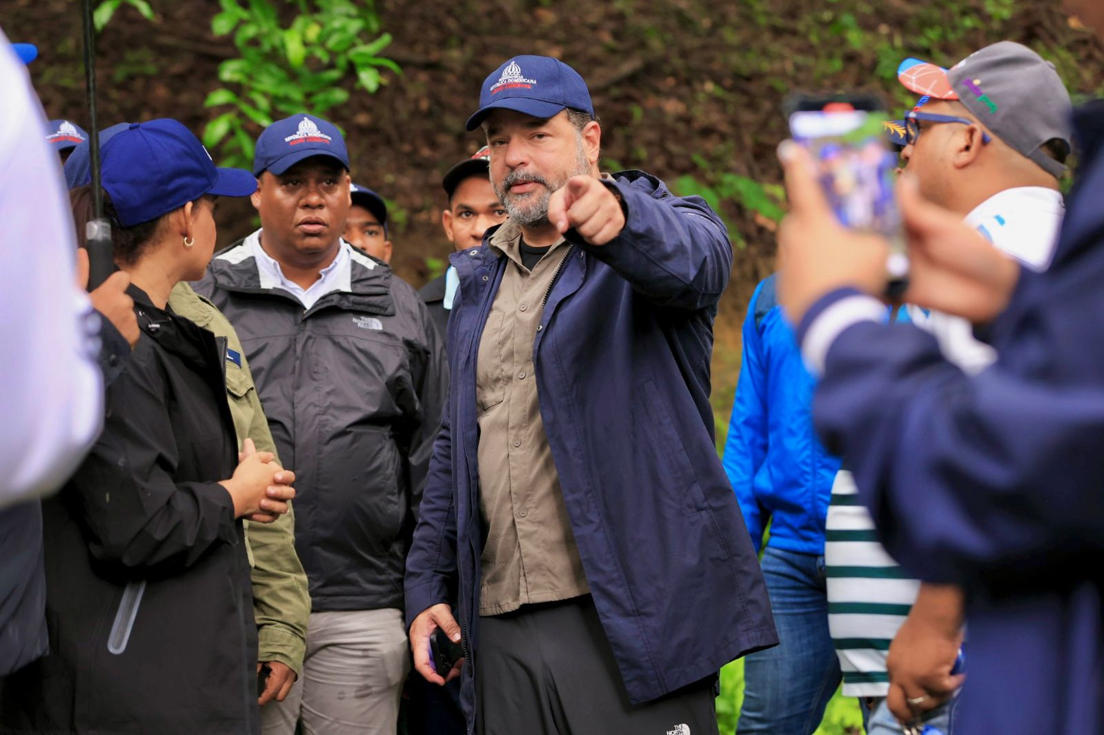 Ministro de Medio Ambiente y alcaldesa de Santo Domingo Norte supervisan acciones de respuesta ante los efectos de la tormenta Melissa