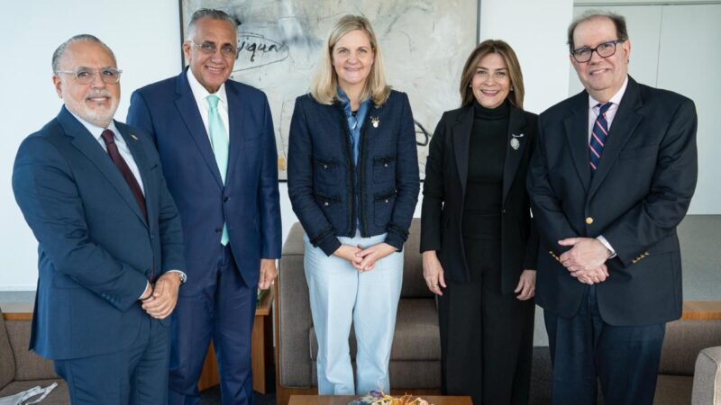 Carolina invita a presidenta del Comité Olímpico Internacional a Juegos Centroamericanos y del Caribe 2026