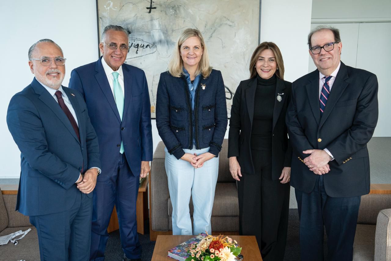 Carolina invita a presidenta del Comité Olímpico Internacional a Juegos Centroamericanos y del Caribe 2026