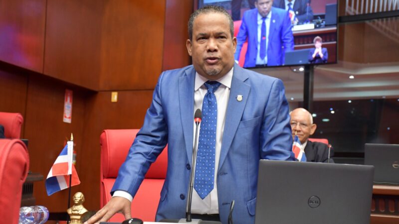 Senador Héctor Acosta «El Torito», un fenómeno de liderazgo genuino