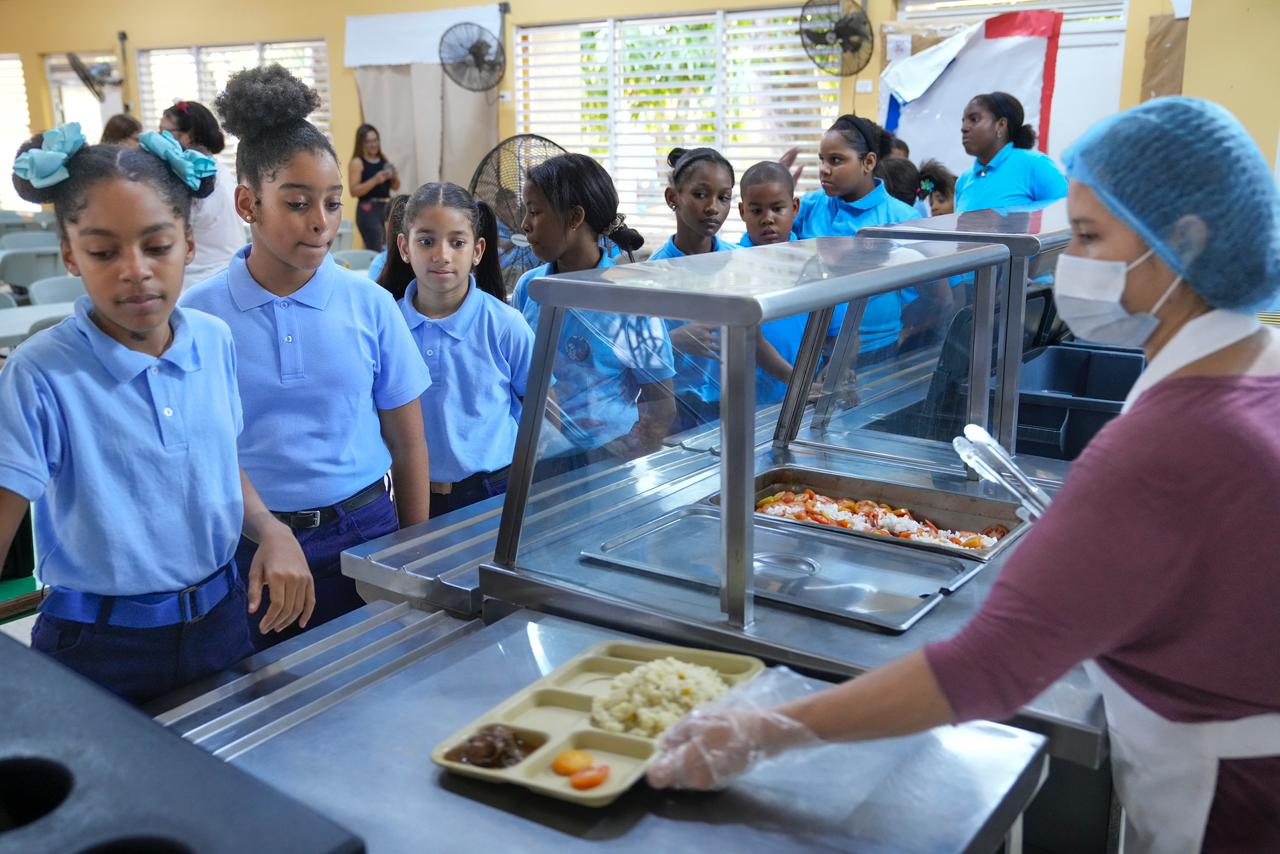 El INABIE destaca menús del almuerzo escolar garantizan mayoría de nutrientes a estudiantes