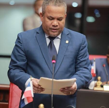 Héctor Acosta logra aprobación definitiva de la Ley que convierte a Monseñor Nouel en ecoturística