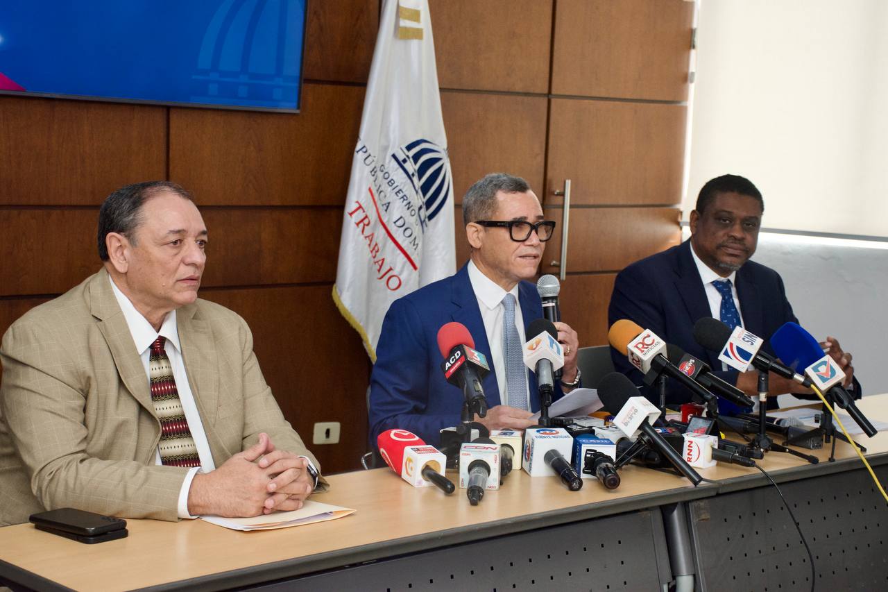 Ministerio de Trabajo llama a empresarios a cumplir con el pago del aumento del 8% del salario mínimo