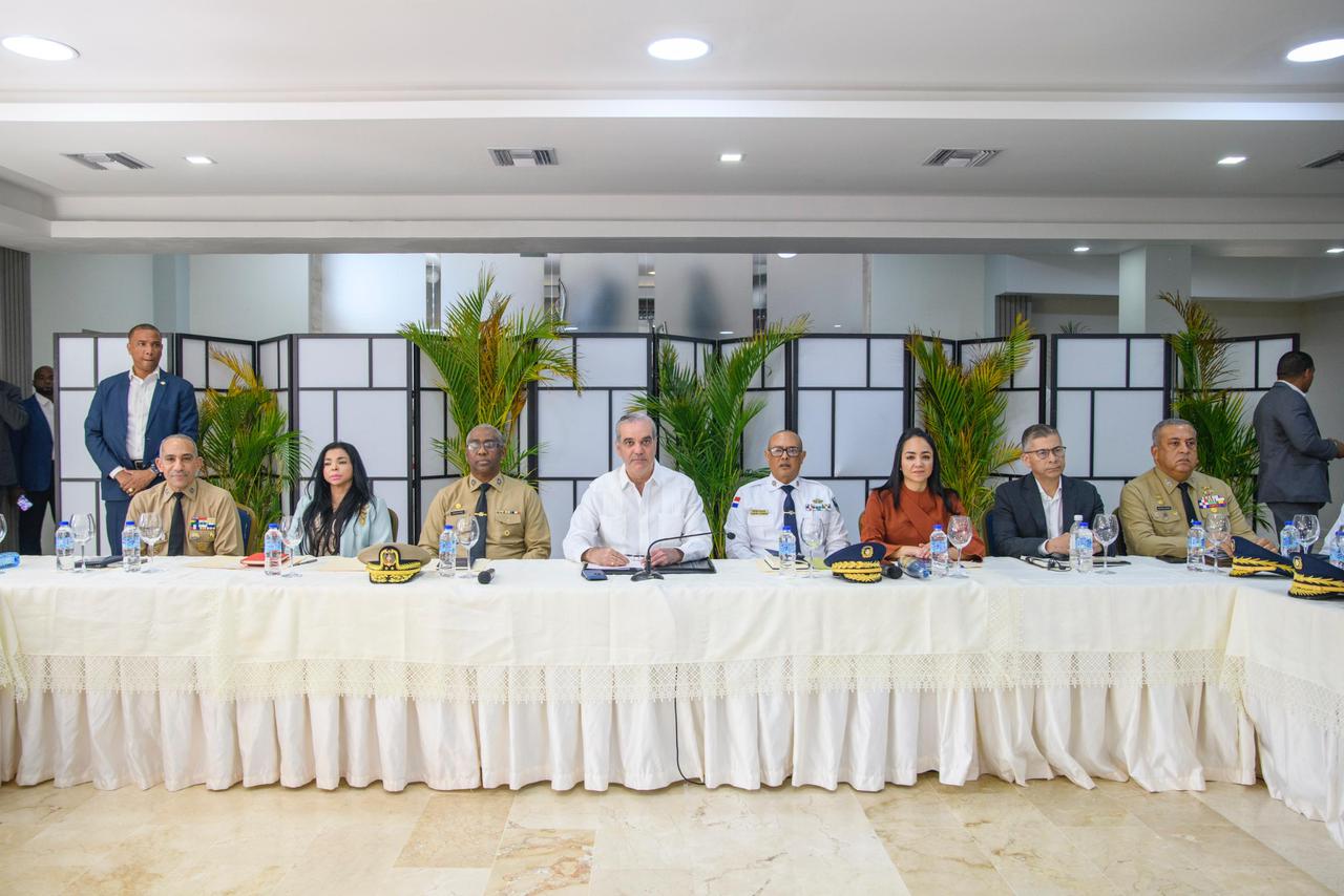 Gobierno refuerza lucha contra el crimen organizado y mantiene operativos migratorios diarios