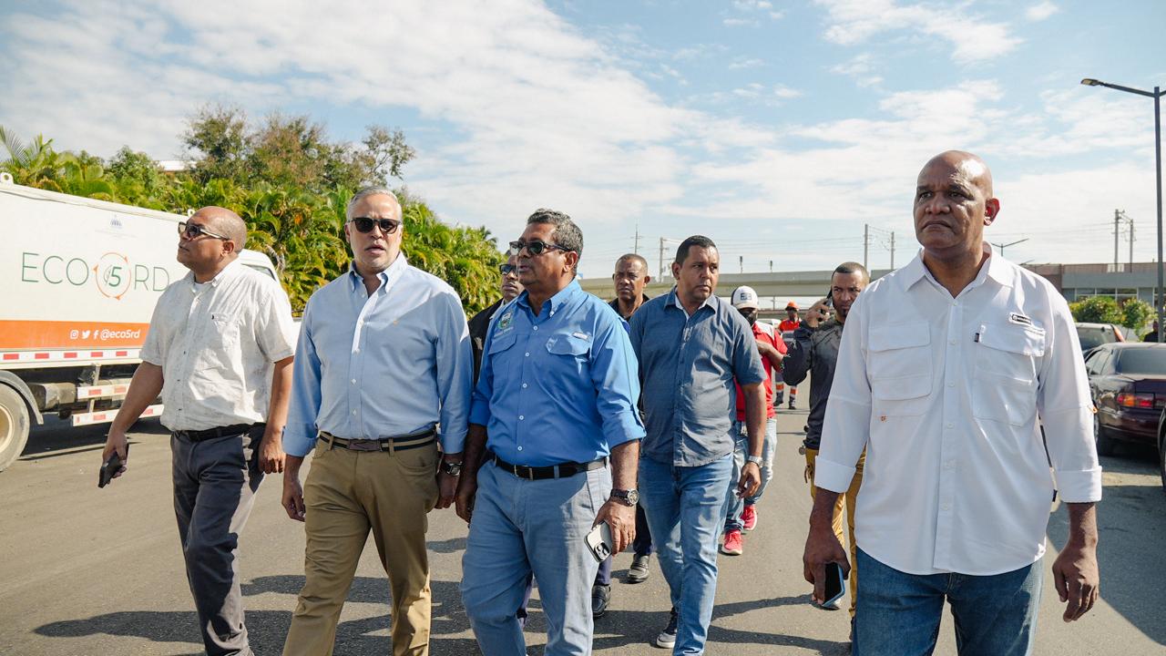 Eco5RD realiza amplio operativo de limpieza en Los Alcarrizos y Santo  Domingo Oeste