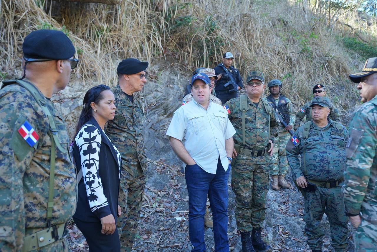 Ministros de la Presidencia y de Defensa realizan recorrido fronterizo en la zona norte para fortalecer seguridad y desarrollo comunitario