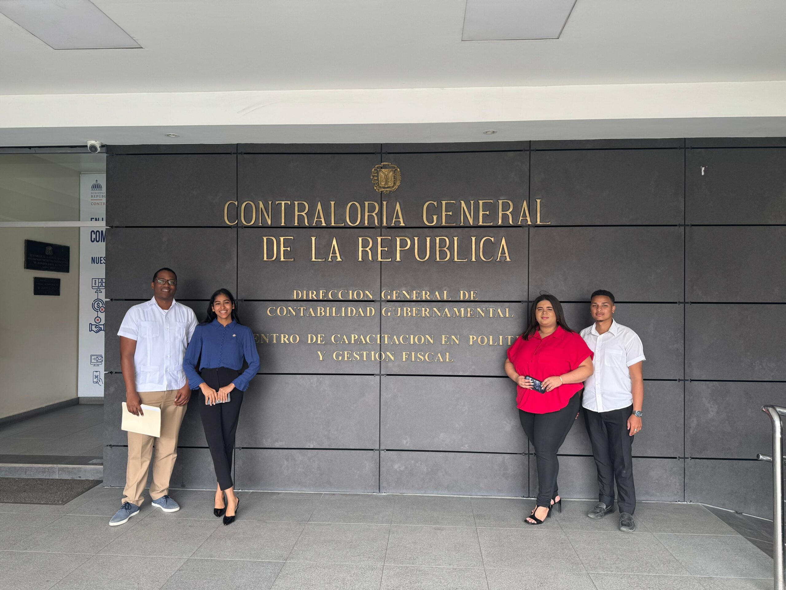 *Estudiantes UASD Higüey cuestionan gestión de la directora Enoyde Cedeño por más de 151 millones de pesos*