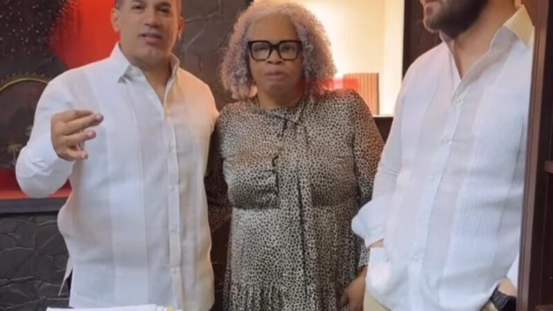 Emilio y Raeldo López agradecen a César Junior aceptar solicitud de participación de Martha Candela en Premios Soberano