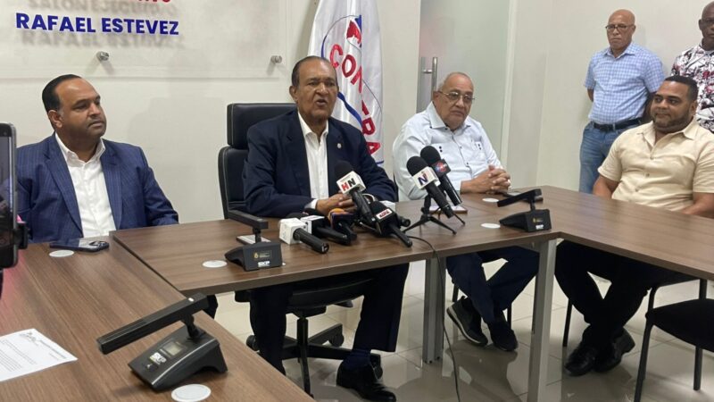 Presidente de Conatra, Antonio Marte pide al gobierno congelar durante 6 meses los precios del Gas Propano (GLP), gasoil premium y regular para uso domestico, industrial, de carga y pasajeros, respectivamente.