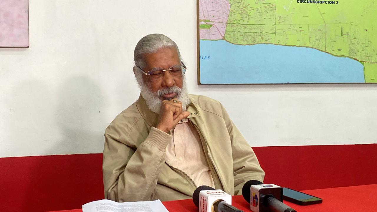 Juan Hubieres denuncia robos en comunidad de Comatillo, Bayaguana, provincia Monte Plata