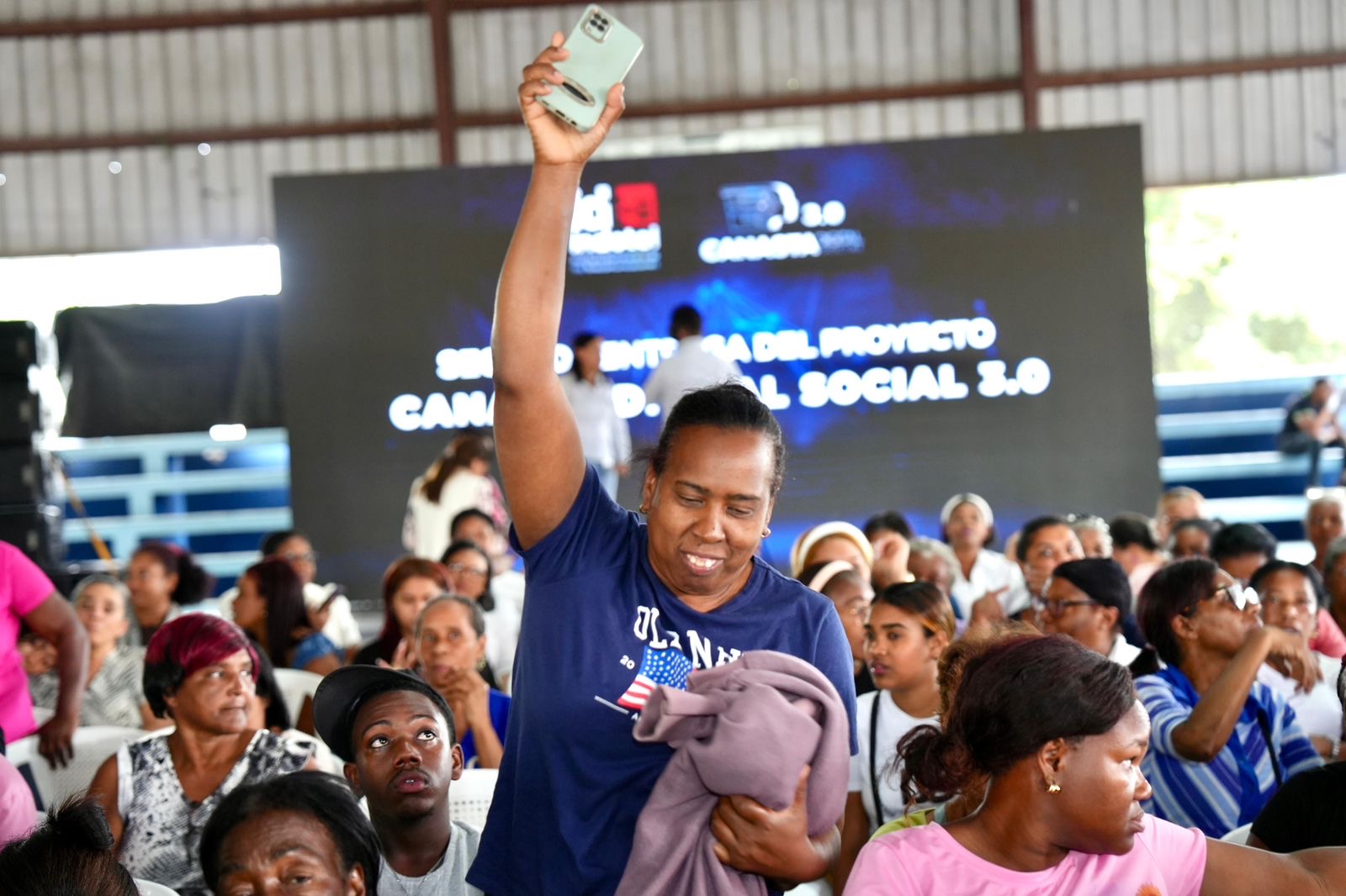 Indotel beneficia a 1,000 residentes de Santo Domingo Norte con la Canasta Digital Social 3.0