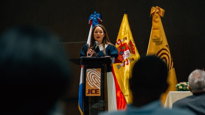 Comisión de la JCE recibe propuestas de aspirantes a miembros de las OCLEE en Europa