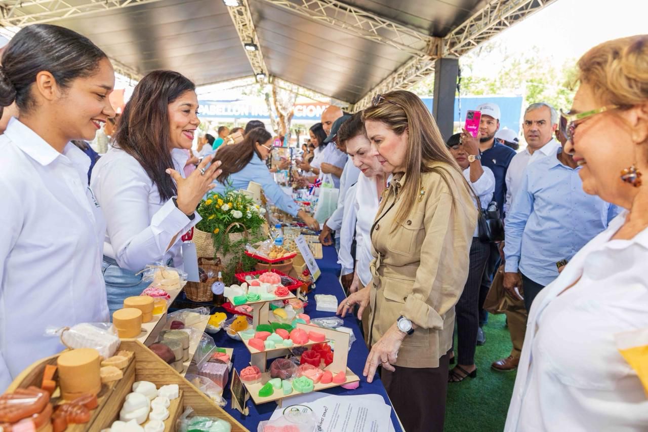 Carolina consolida ruta ganadora del PRM en Santiago con juramentación de nuevos líderes