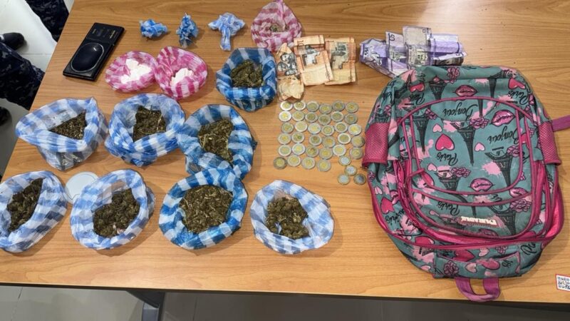 Policía decomisa drogas, equipos de comunicación, máquinas tragamonedas y detiene varios antisociales en SDN.