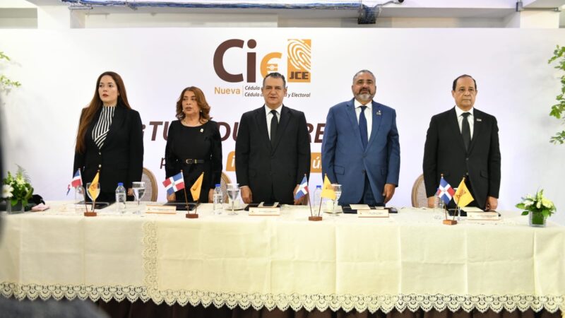 La JCE deja abierto el proceso de cedulación a nivel nacional en su 103 aniversario