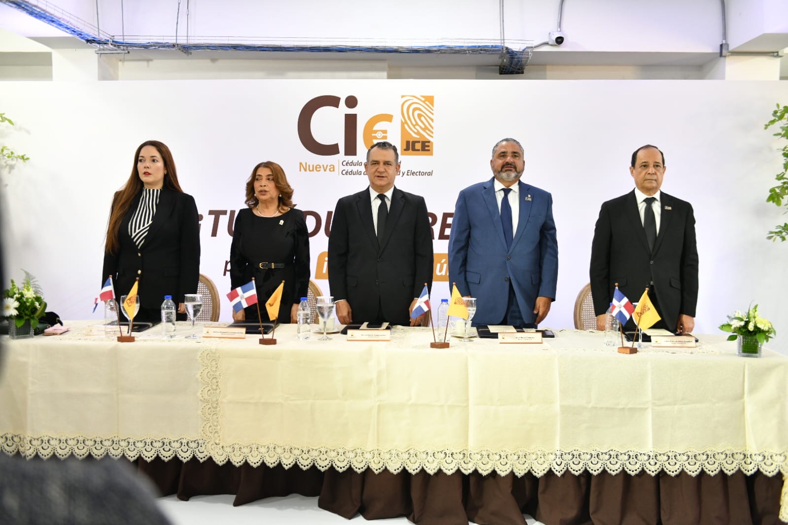 La JCE deja abierto el proceso de cedulación a nivel nacional en su 103 aniversario