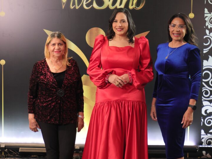 Premio Vive Sano reconoce a Carol G. Martínez Medina por su aporte al periodismo de salud