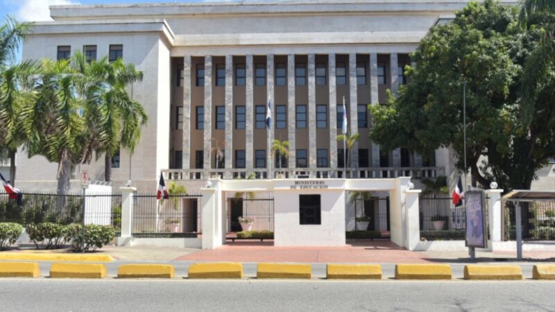 Ministerio de Educación informa suspensión de docencia en provincias en alerta por incidencia de vaguada