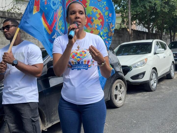 Diputada Patricia Núñez camina por la inclusión y respalda fortalecimiento de la Ley 5-13