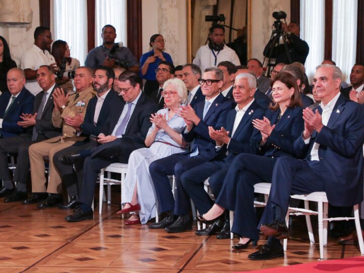 Empresarios y sindicalistas se comprometen a seguir trabajando junto al Gobierno en favor del crecimiento económico y bienestar de trabajadores