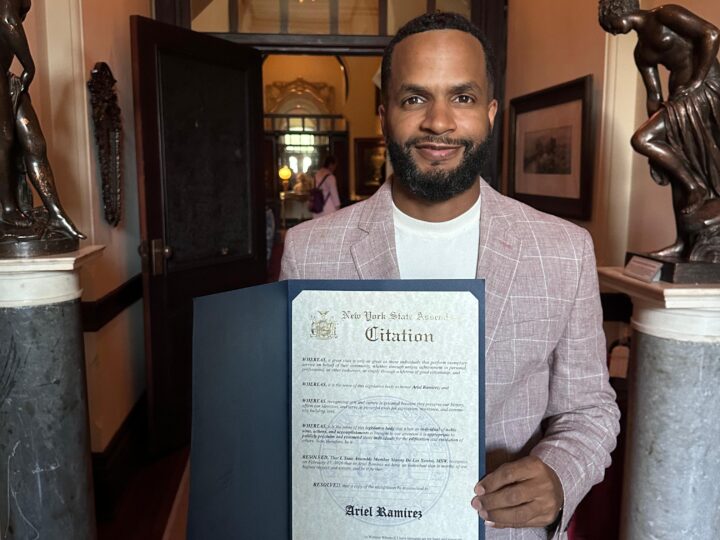 El cantautor Ariel Ramírez recibe reconocimiento del Congreso de Nueva York y celebra lanzamiento de su nuevo álbum