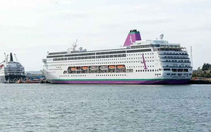 Levantan el confinamiento al crucero en el que se produjo un brote de gastroenteritis que obligó a recluir a 1.700 personas