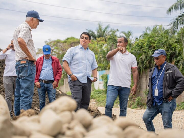 CAASD corrige averías de grandes proporciones e interviene redes de agua potable y alcantarillado en sectores del GSD
