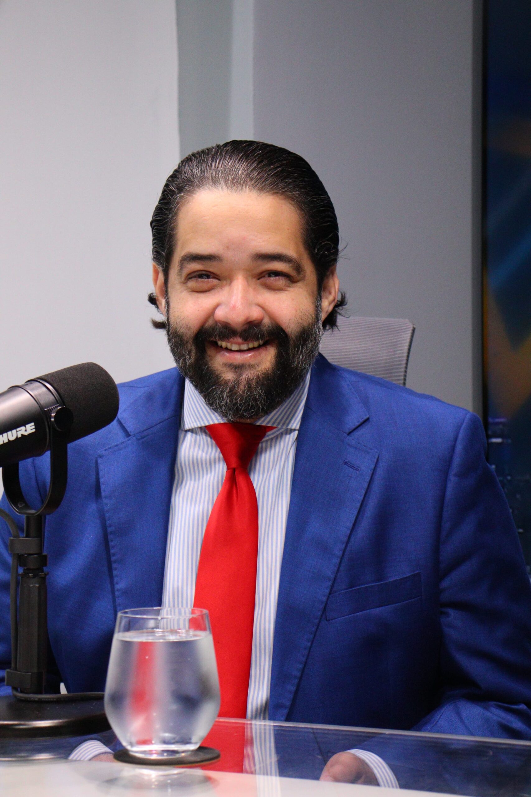Economista Ysrael Abreu atribuye la popularidad de Abinader a sectores «populistas e ignorantes» y advierte que el panorama electoral para el 2028 sigue abierto
