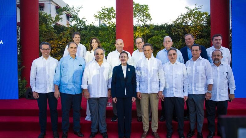 El presidente Luis Abinader y Carolina Mejía inauguran el Paseo 30 de Mayo, una obra que refleja visión, orden y firmeza para transformar Santo Domingo