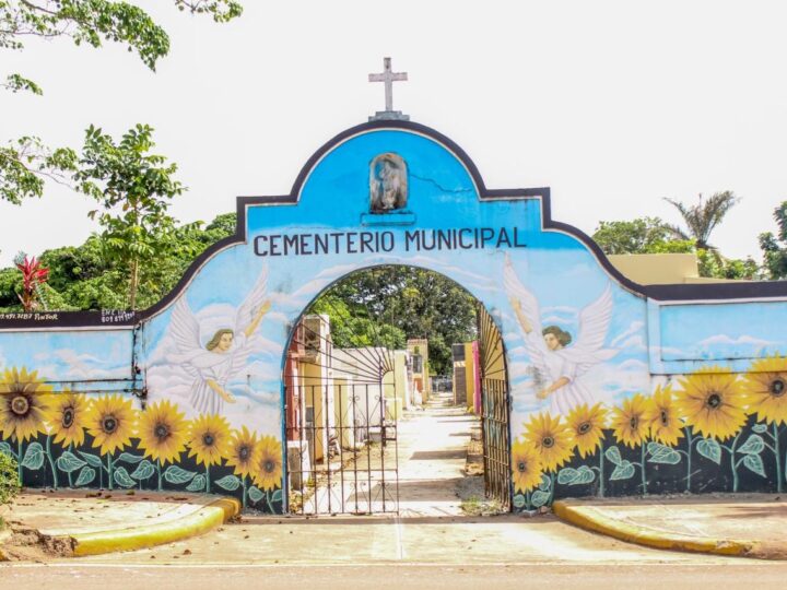 Regidor Caonabo Hubieres denuncia exhumaciones de cádaveres ilegales en cementerios de Bayaguana