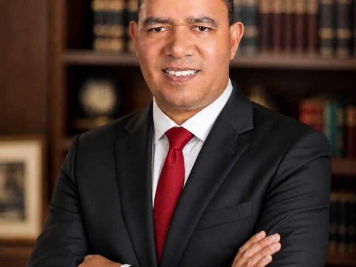 Jhonny Aristy anuncia aspiraciones a la presidencia del Colegio de Abogados para el período 2026-2029 Afirma que su decisión busca rescatar, adecentar y relanzar el CARD, fortaleciendo la unidad de la comunidad jurídica nacional.