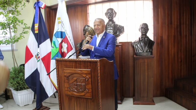 Alcalde Nelson De la Rosa reafirma su compromiso con la transparencia, legalidad y con el Pueblo de San Cristóbal