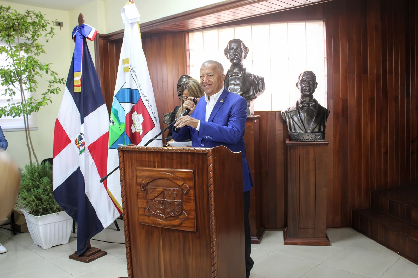 Alcalde Nelson De la Rosa reafirma su compromiso con la transparencia, legalidad y con el Pueblo de San Cristóbal