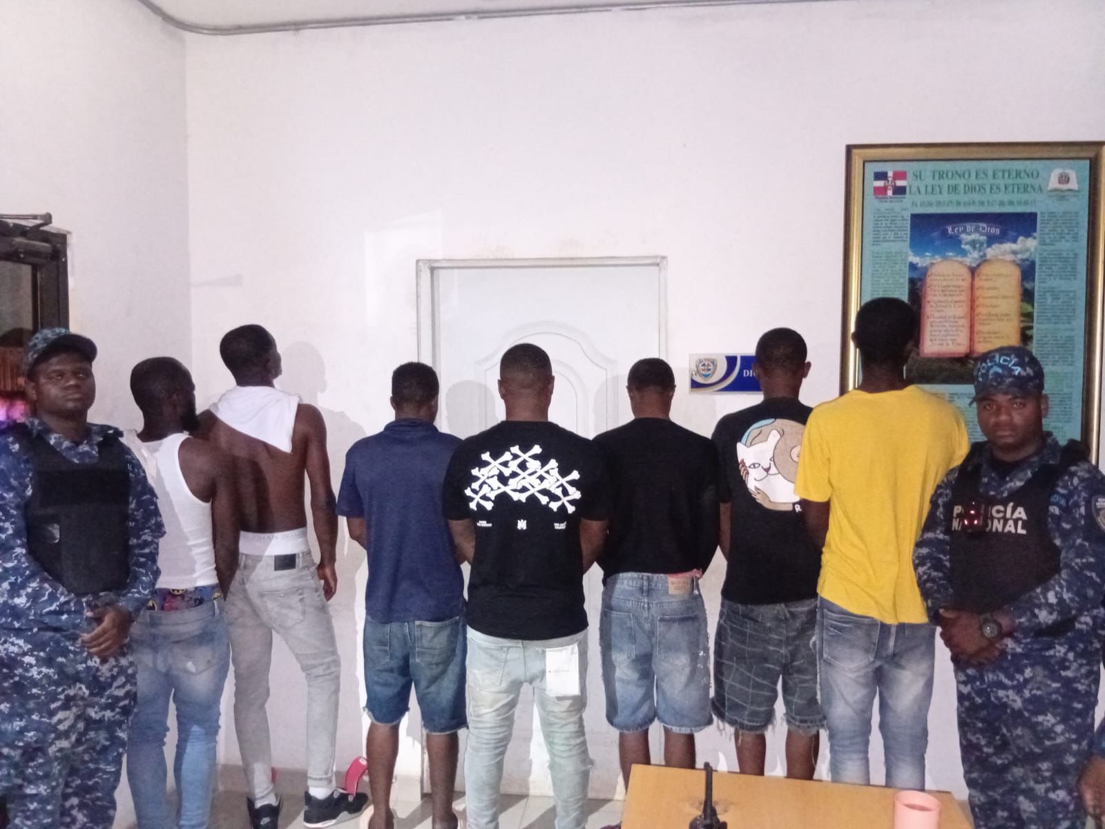 En últimas 24 horas- Policía captura tres prófugos de la justicia, decomisa mil porciones de drogas y detiene varios por distintos hechos en Santo Domingo Norte