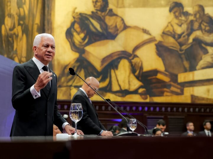 Ricardo de los Santos presenta balance de gestión con 416 iniciativas aprobadas y avances históricos en el Senado