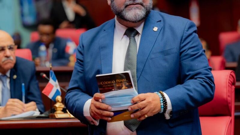 Senador Ramón Rogelio Genao pondera avances del nuevo Código Penal y resalta garantías a la libertad de prensa