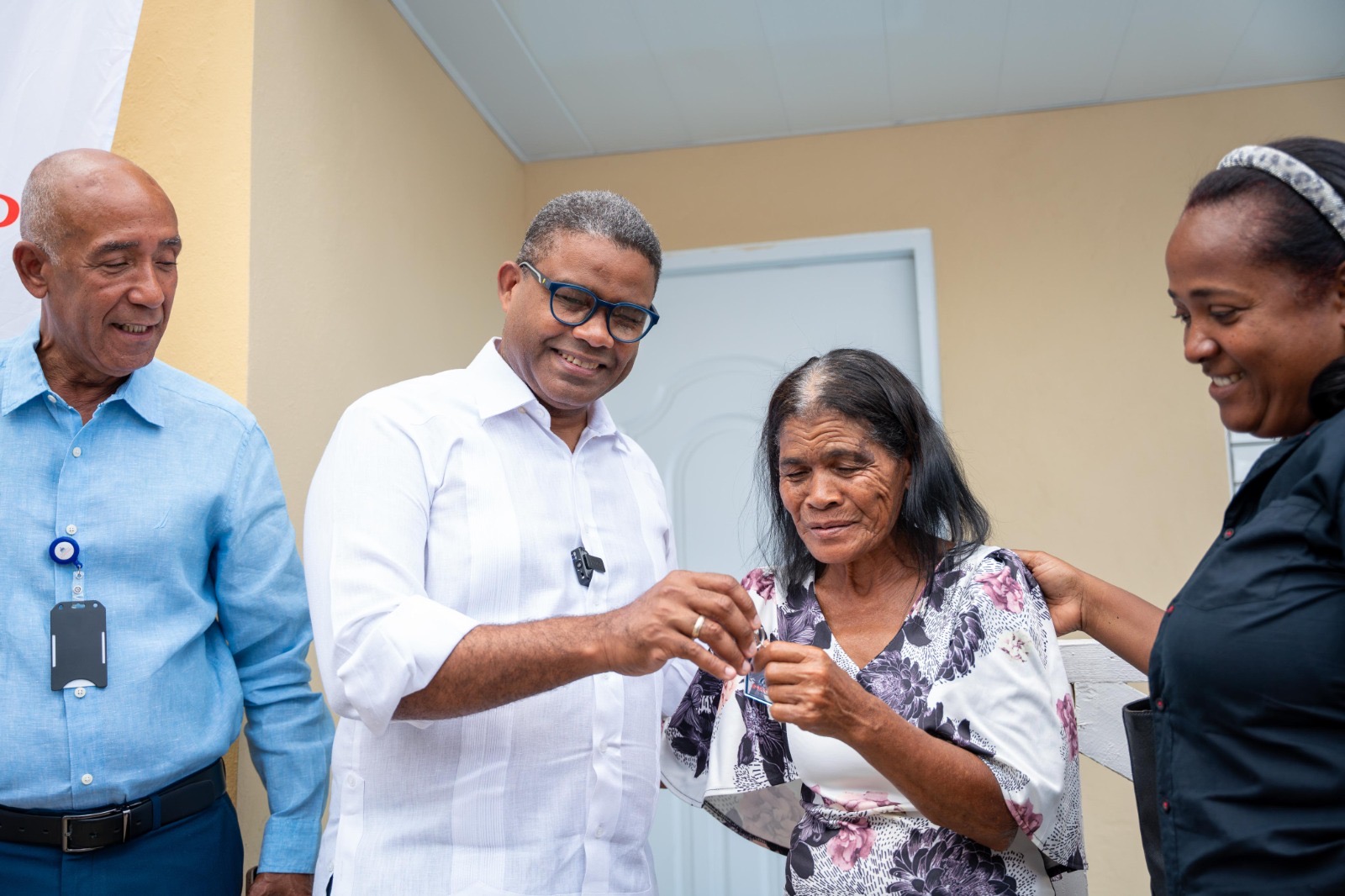 Propeep construye y entrega vivienda digna a doña Olinda de 73 años, en Manoguayabo, que le devuelve tranquilidad y esperanza a toda su familia