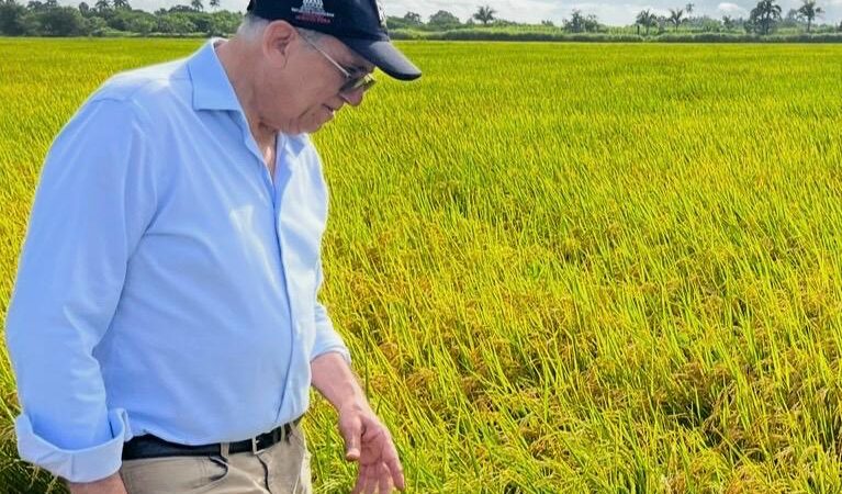 Director de Siembra RD, agrónomo Leonardo Faña, felicita al presidente Luis Abinader por los avances en la erradicación del hambre en República Dominicana