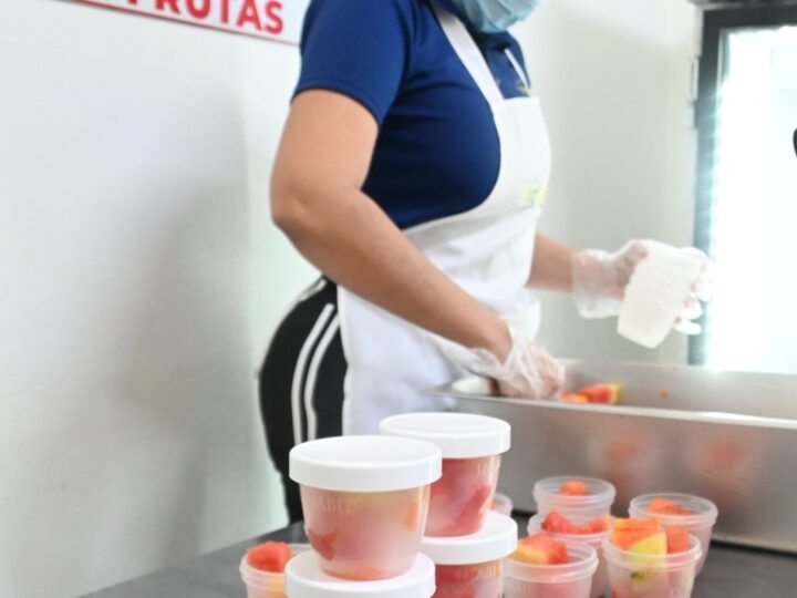 INABIE resalta aporte a la nutrición escolar con el servicio de más de 230 millones de raciones de frutas durante el pasado año escolar