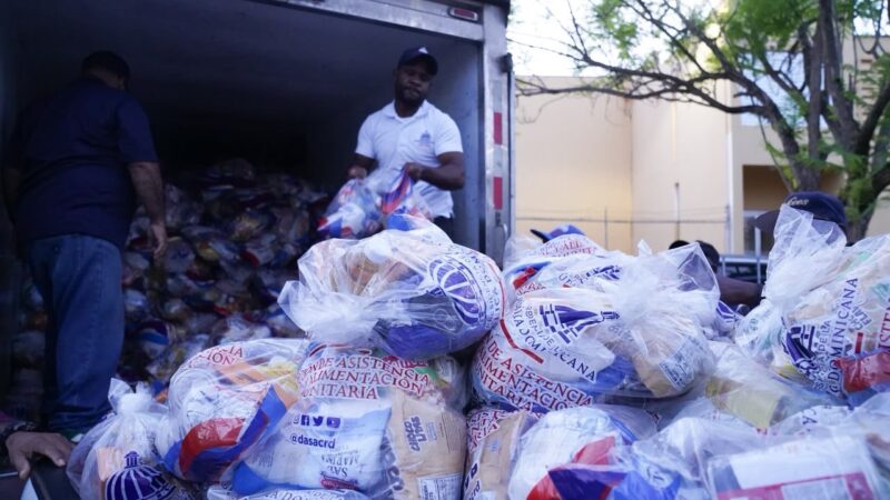 Gobierno mantiene apoyo directo a familias de bajos ingresos con entrega de alimentos