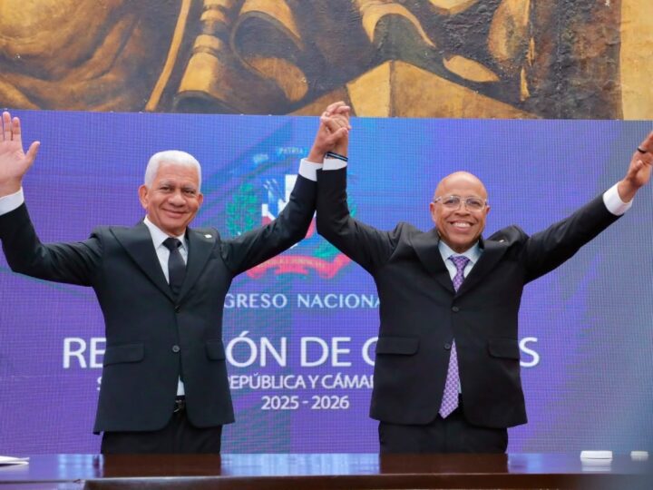 Alfredo Pacheco presenta informe de gestión del año 2025-2026