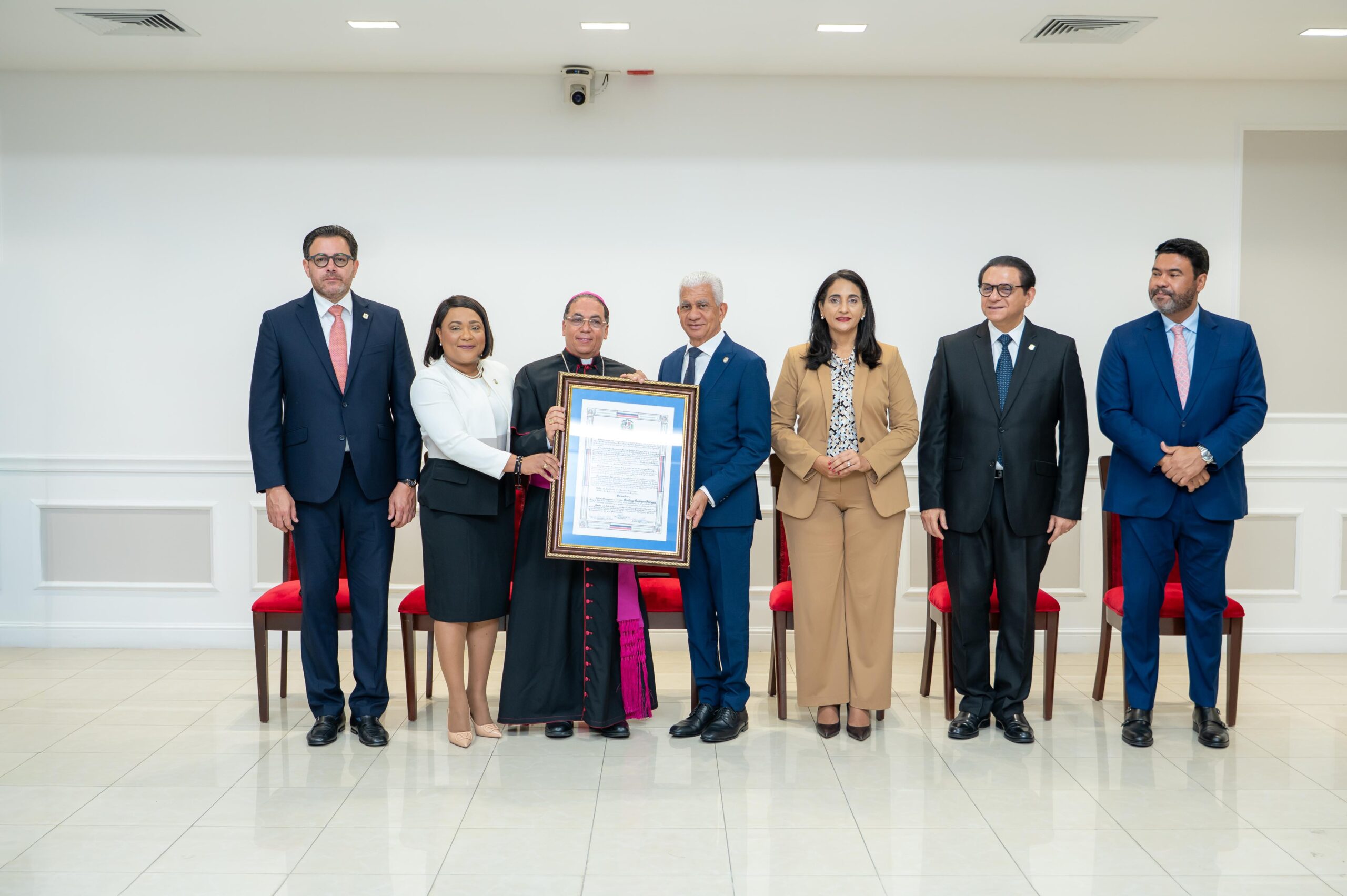 Senado de la República reconoce trayectoria de varias personalidades de la sociedad dominicana