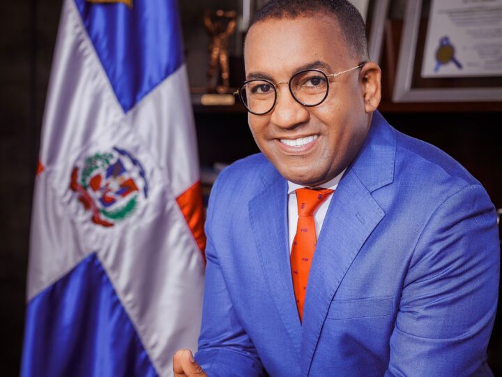 Víctor Pichardo agradece confianza tras seis años al frente del Departamento Aeroportuario