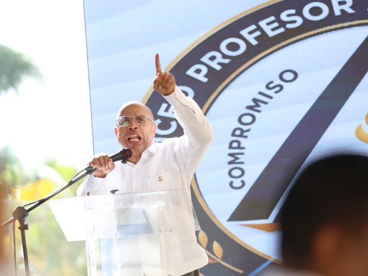 Alfredo Pacheco encabeza inicio del año escolar 2026-2027 en Santo Domingo Oeste