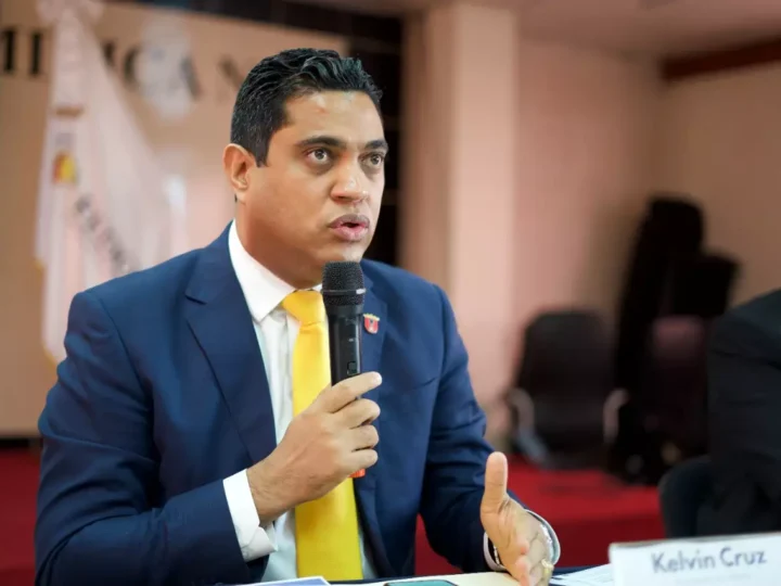 Kelvin Cruz anuncia que Marileidy Paulino competirá en el relevo mixto 4×400 en Juegos Centroamericanos
